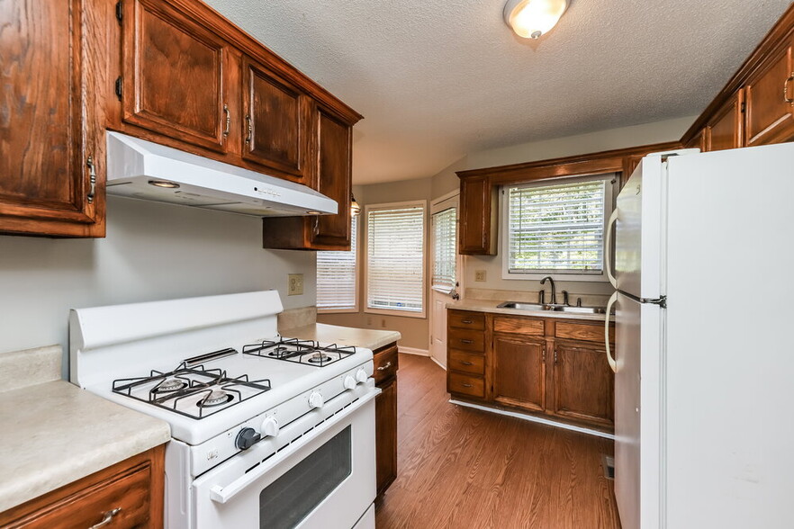 Building Photo - 7285 Hunters Ridge Dr