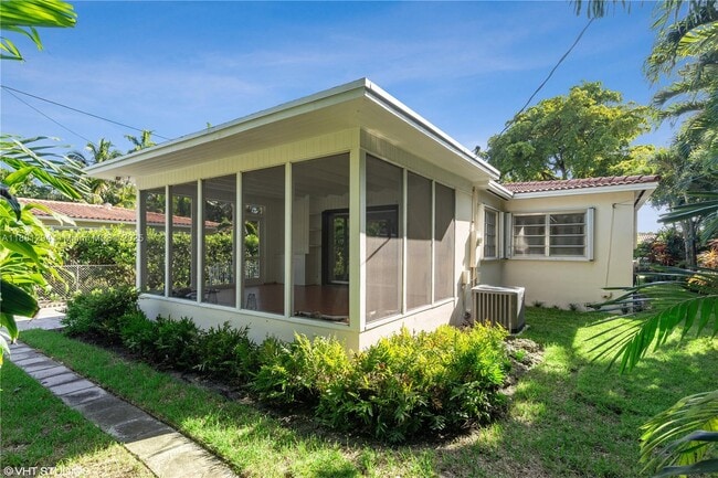 Building Photo - 1456 SW 65th Ave