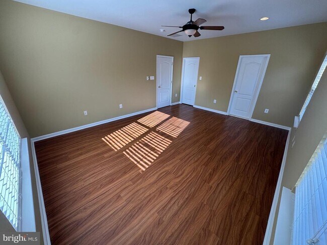 Building Photo - 400 Kintyre Ln