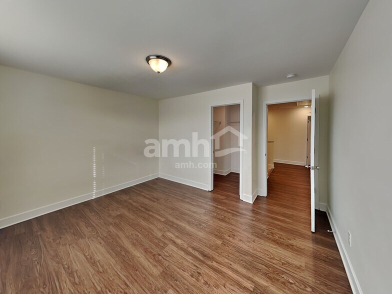 Building Photo - 4336 Longfellow Dr