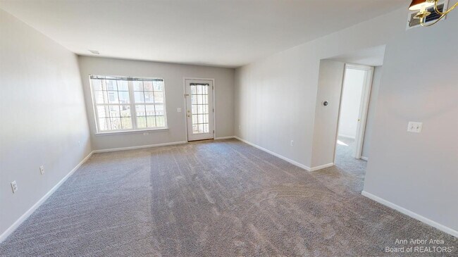 Building Photo - 2785 S Knightsbridge Cir