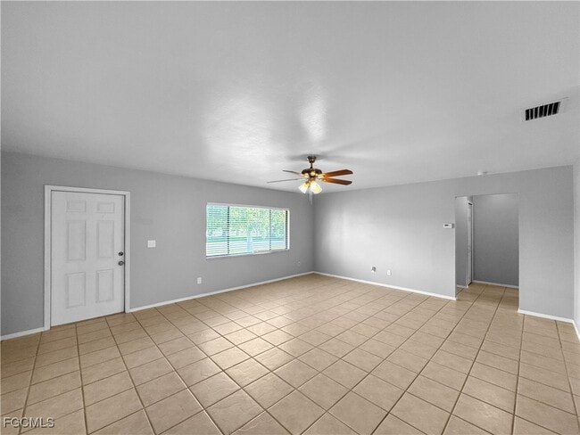 Building Photo - 133 SE 25th Ln