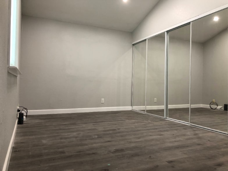 Building Photo - 34320 Chester Ct