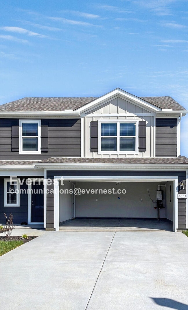 Building Photo - 3231 Quintana Dr