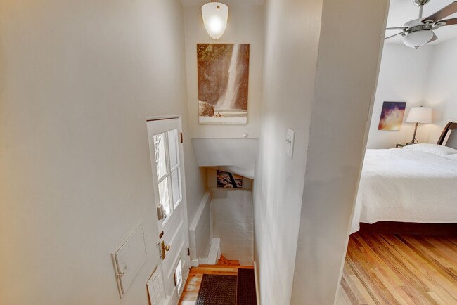 Building Photo - Gorgeous duplex near Cherry Creek!