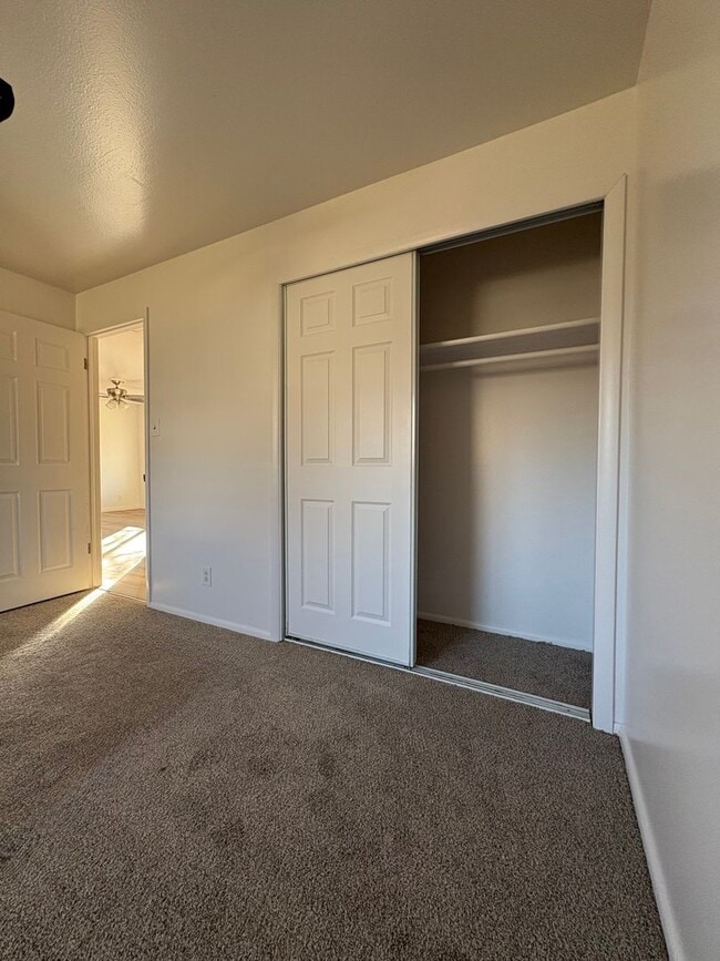 Building Photo - 983-985 S 600 W