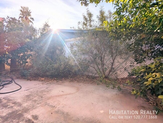 Building Photo - 540 S Irving Ave