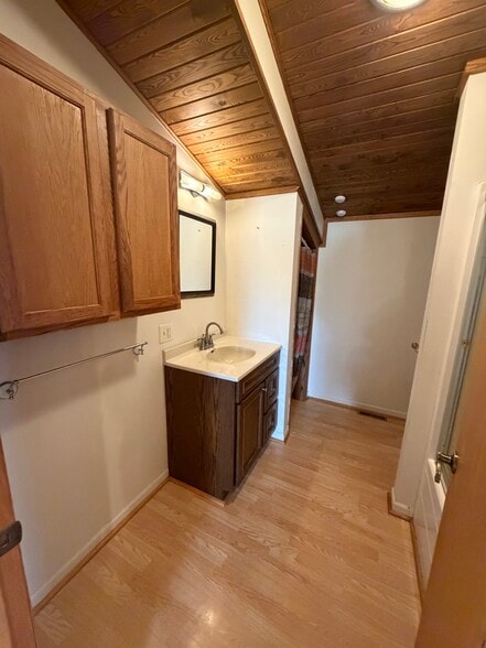 Building Photo - 47930 Henry Hill Ln