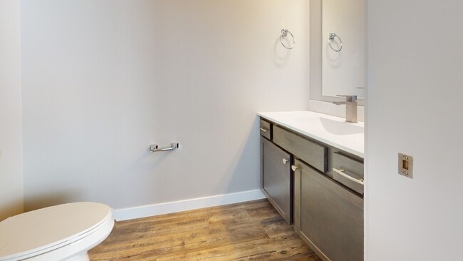 Building Photo - 207 Short St