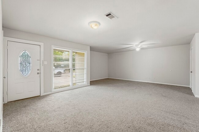 Building Photo - 2918 Tarpey Ave