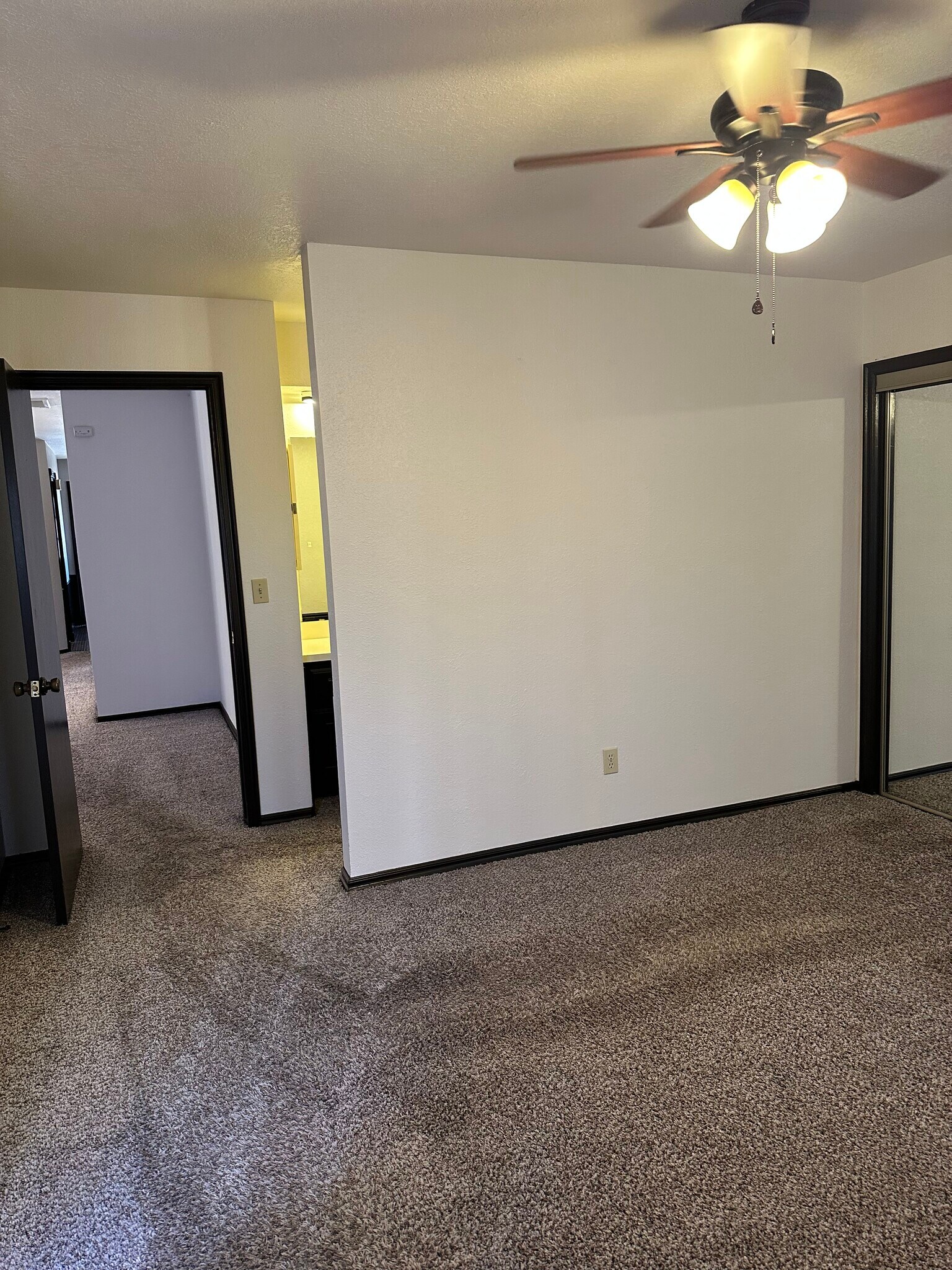 Building Photo - 9137 Knottingham