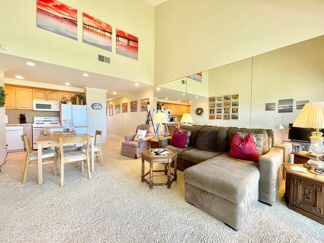 Building Photo - 741 Reef- MFR