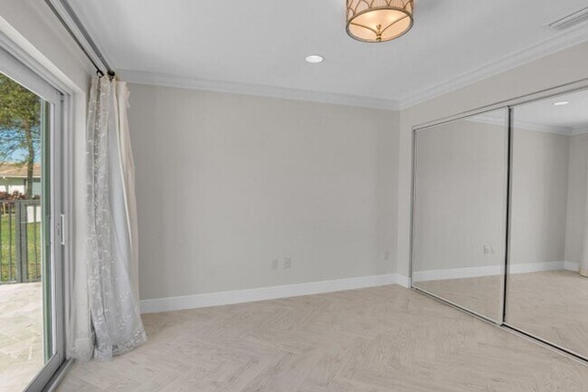 Building Photo - 8631 Steeplechase Dr