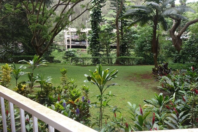 Building Photo - 2 bedroom, 1 bath, 2 parking in Waikalani Woodlands