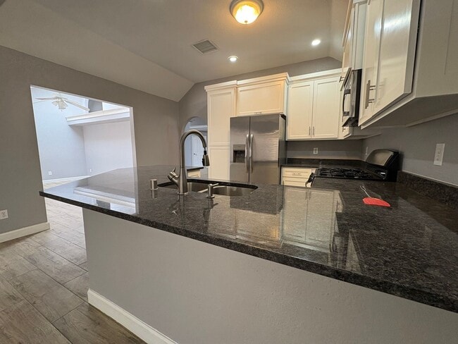 Building Photo - Home for Rent in Horizon by the Golf Course
