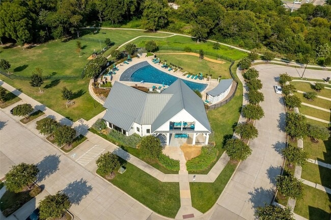 Building Photo - 2634 Dodson St