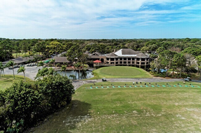 Building Photo - Welcome to your Heatherwood Heaven