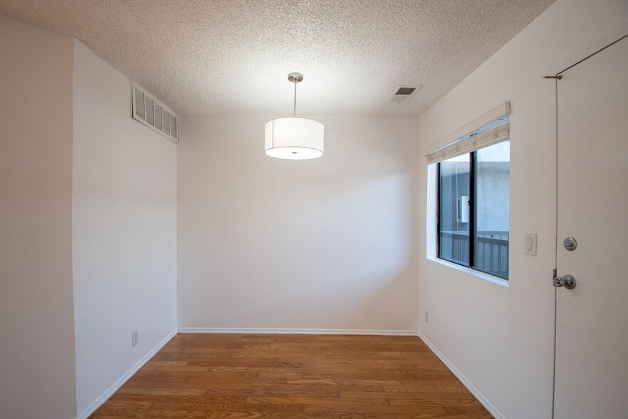 Building Photo - 12249 Oxnard St
