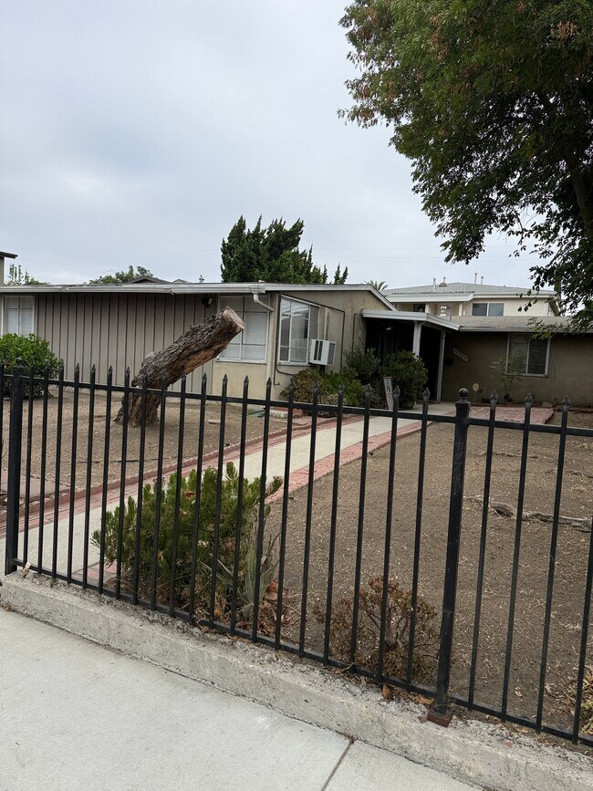 Building Photo - 14259 Roscoe Blvd