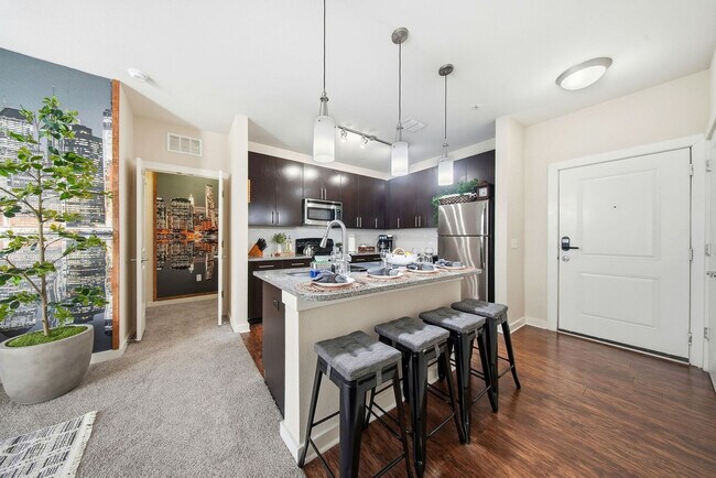 Building Photo - 1700 W Cleveland St