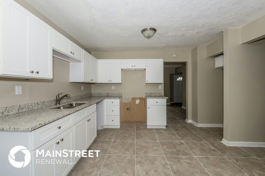Building Photo - 3586 Riverchase Dr