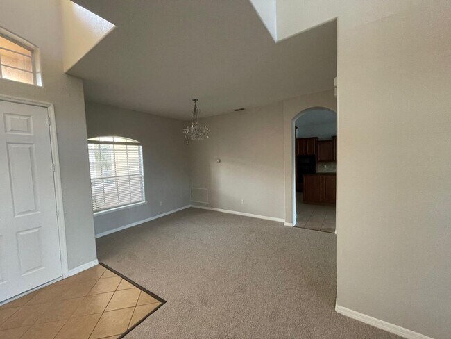 Building Photo - BRISTOL ESTATES 4 BEDRROM, 4 BATHROOMS, 3 CAR GARAGE HOUSE