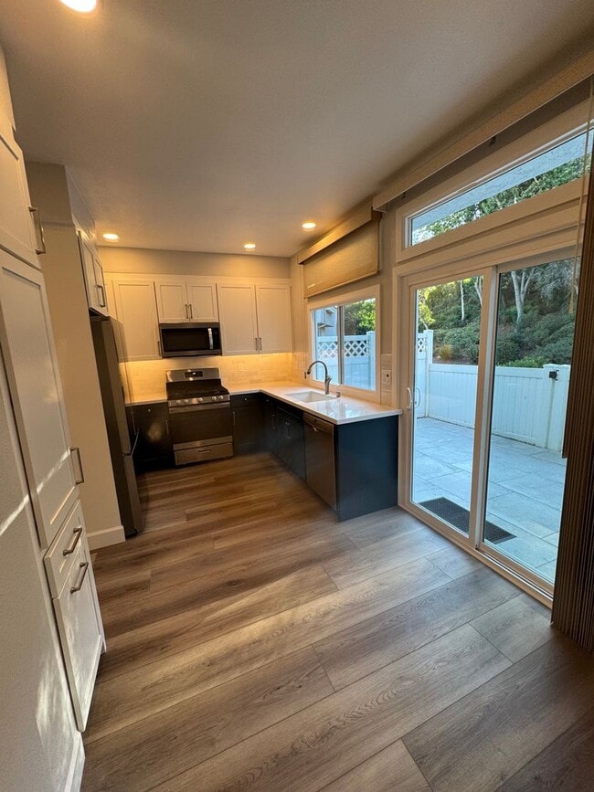 Building Photo - Townhome in Laguna Niguel!