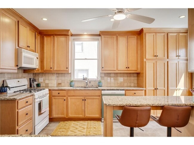 Building Photo - 3521 Girard Ave S