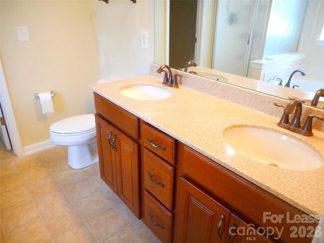 Building Photo - 5722 El Campo Ct
