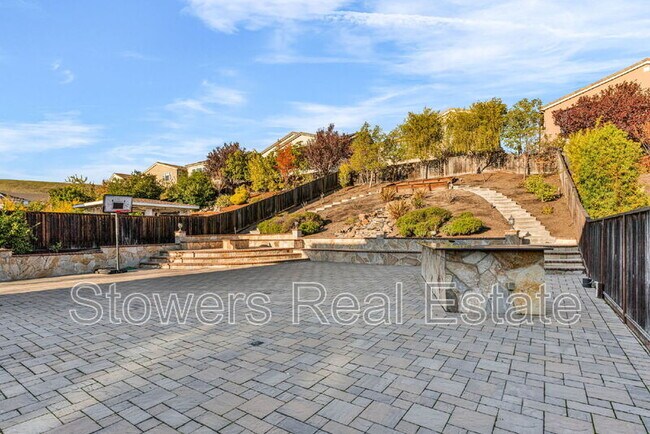 Building Photo - 3223 Carpenter Way