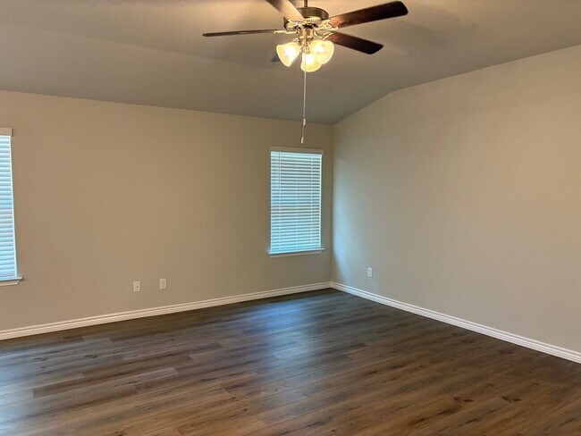 Building Photo - **$800 off first month's rent** Brand New ...