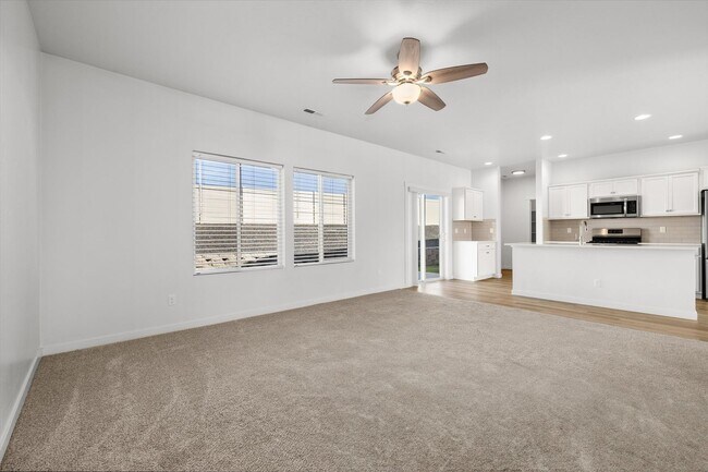 Building Photo - Eagle, ID – Spacious 3 Bedroom + Bonus Room
