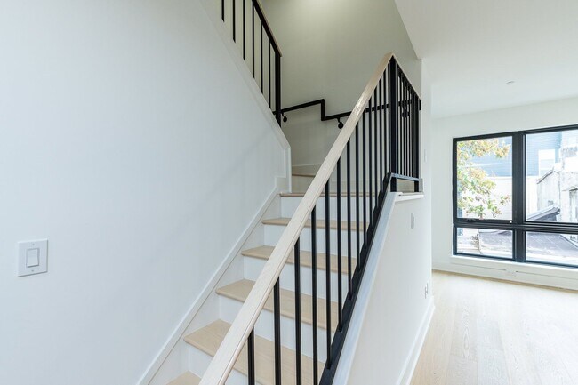 Building Photo - 807 N 17th St