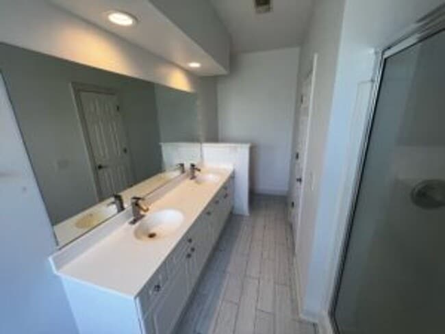 Building Photo - 1411 Belcourt Ln
