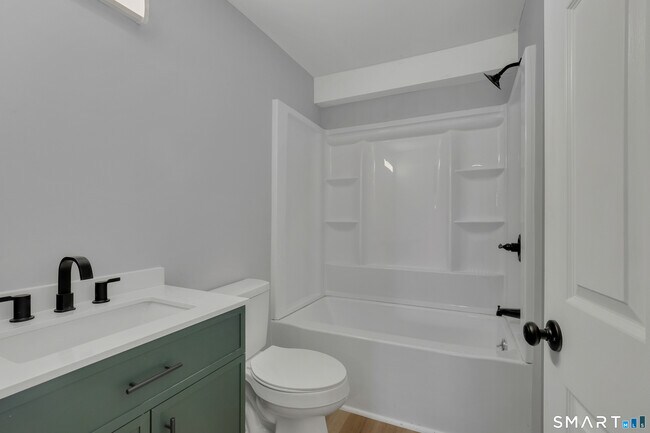 Building Photo - 196 Hartford Rd