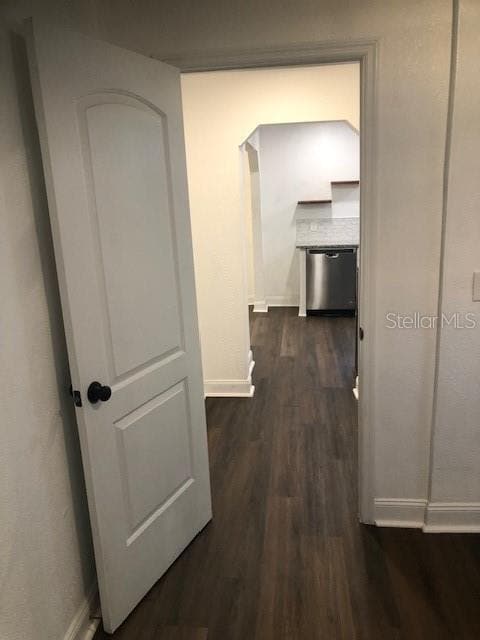 Building Photo - 1802 E Comanche Ave