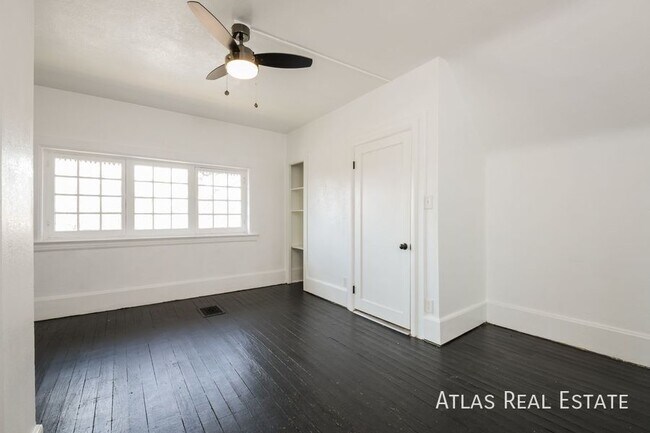 Building Photo - 1220 Corona St