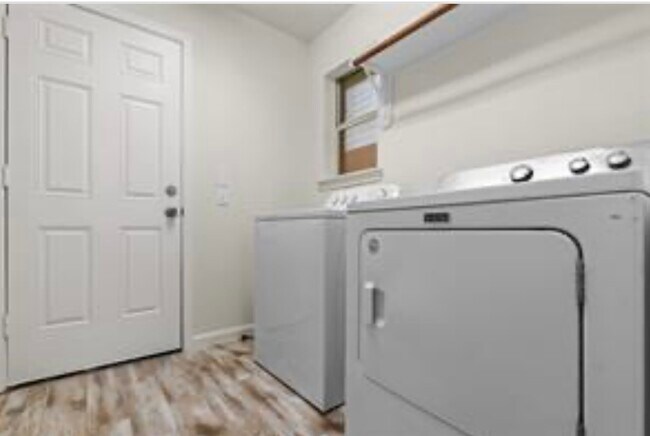 Building Photo - 6322 Bear Canyon Ct