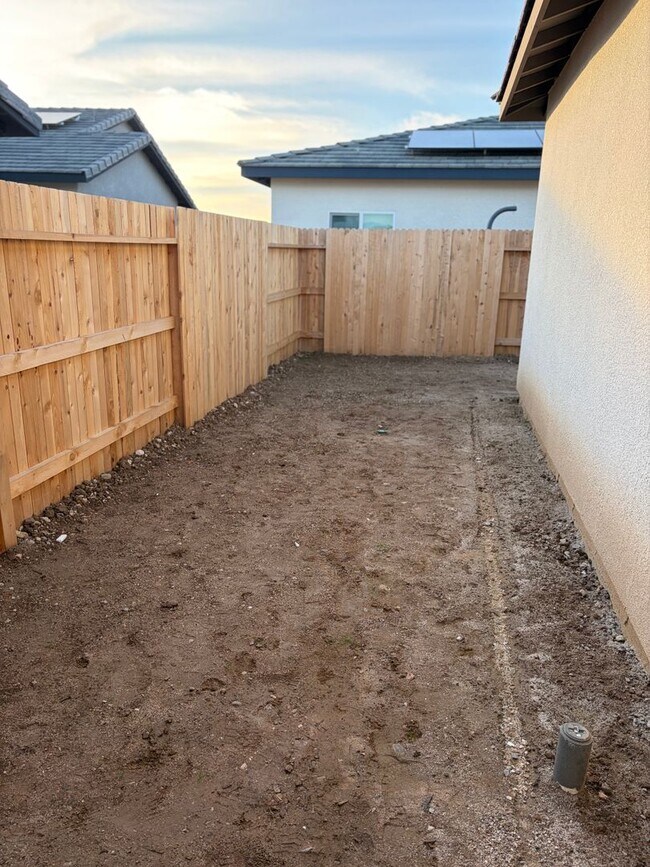 Building Photo - 6010 Cougar Trl