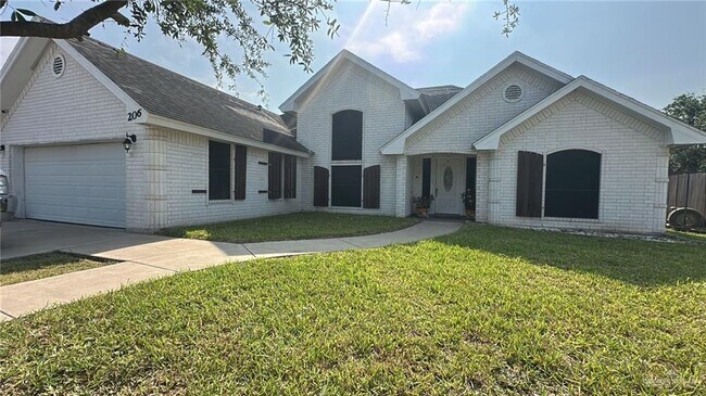 Primary Photo - 206 Austin St