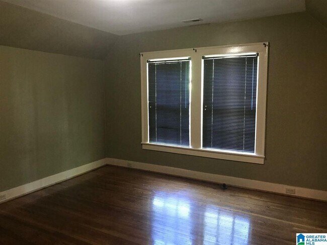 Building Photo - 4328 5th Ave S