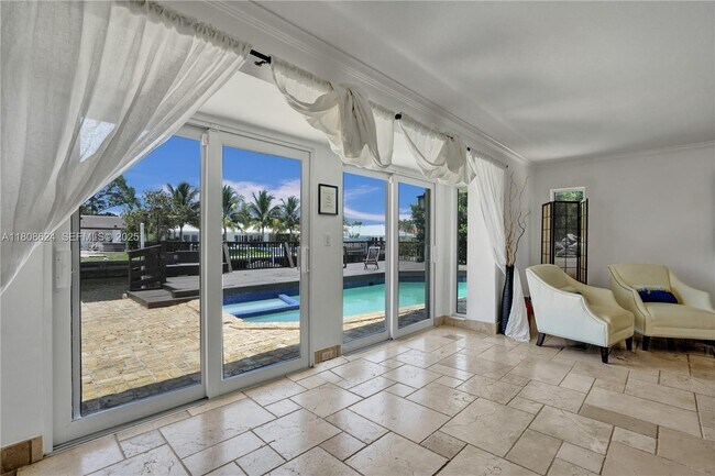 Building Photo - 3100 NE 56th Ct