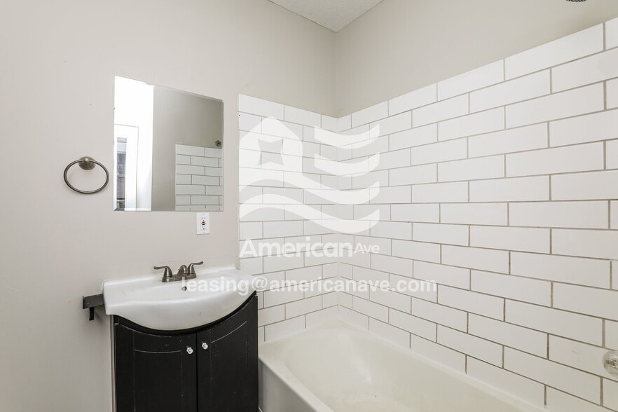 Building Photo - 2415 Central Ave