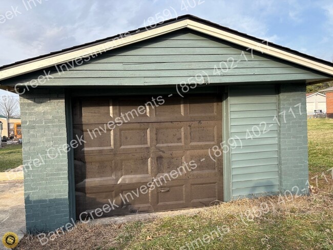 Building Photo - 2-Bed 1-Bath House + Garage