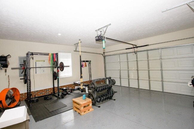 Building Photo - 355 Hogart St