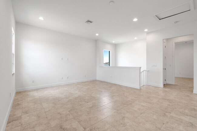 Building Photo - 9019 SW Terzi Wy