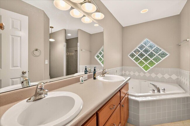 Building Photo - 4 Swift Pass