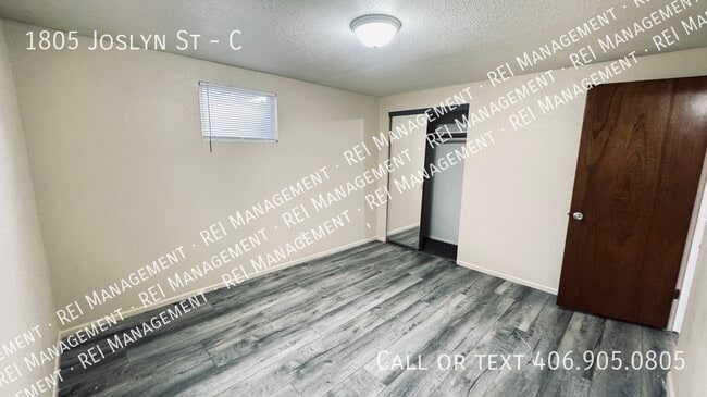 Building Photo - 1805 Joslyn St