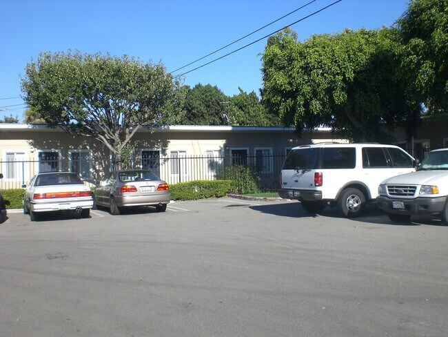 Building Photo - 2278 Newport Blvd