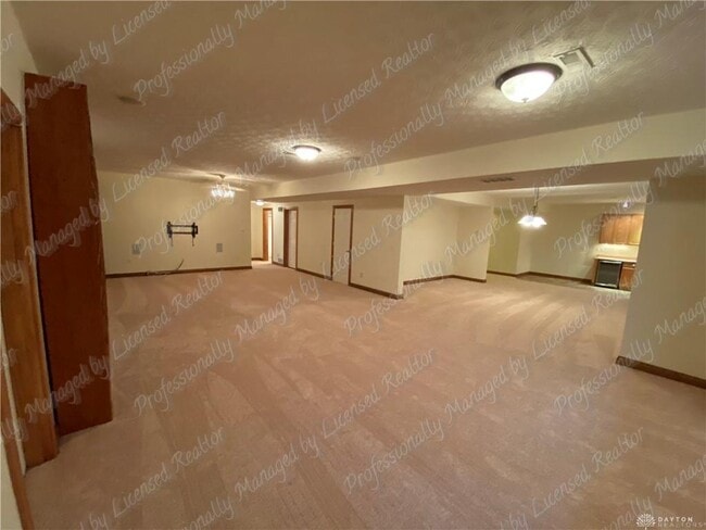 Building Photo - 6353 Charlotte Ct